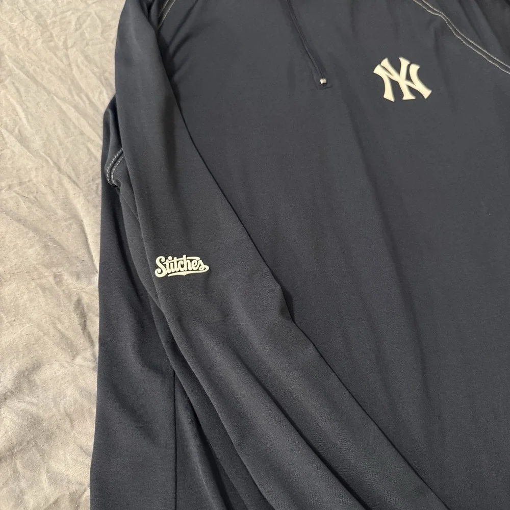 New York Yankees 1/4 Zip Long Sleeve Lightweight Shirt By‎ Stitches Youth Large